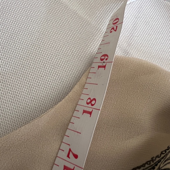 Max Studio Cream & Black Patterned Sleeveless Blouse – Asymmetrical Hem - Picture 6 of 7